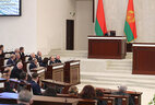 Аляксандр Лукашэнка адказвае на пытанні дэпутатаў