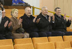 Александр Лукашенко во время посещения культурно-спортивного центра агрогородка Добрынь Ельского района