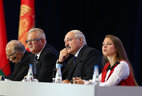 Александр Лукашенко во время заседания
