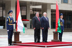 Церемония официальной встречи Президента Таджикистана Эмомали Рахмона во Дворце Независимости