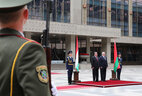 Церемония официальной встречи Президента Таджикистана Эмомали Рахмона во Дворце Независимости